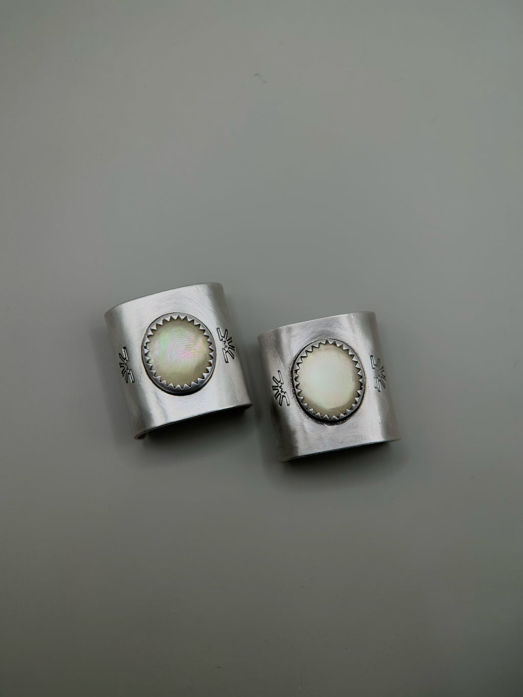 DAYLIGHT HAIR CUFFS