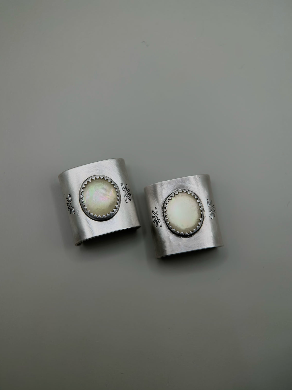 DAYLIGHT HAIR CUFFS