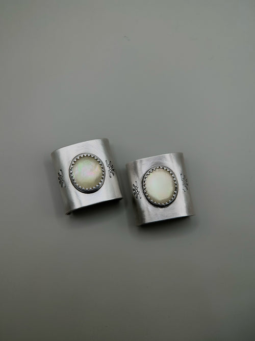 DAYLIGHT HAIR CUFFS