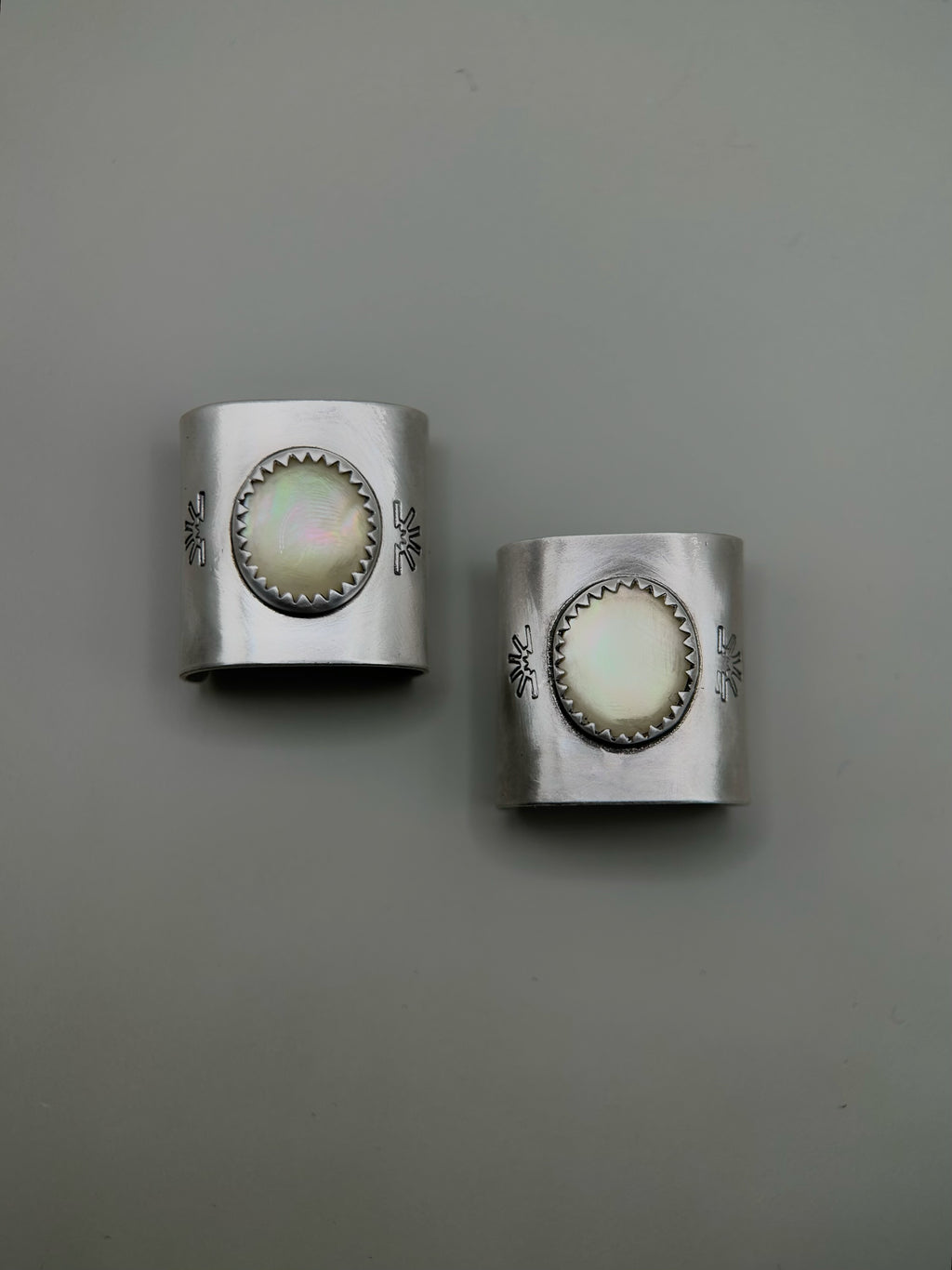 DAYLIGHT HAIR CUFFS