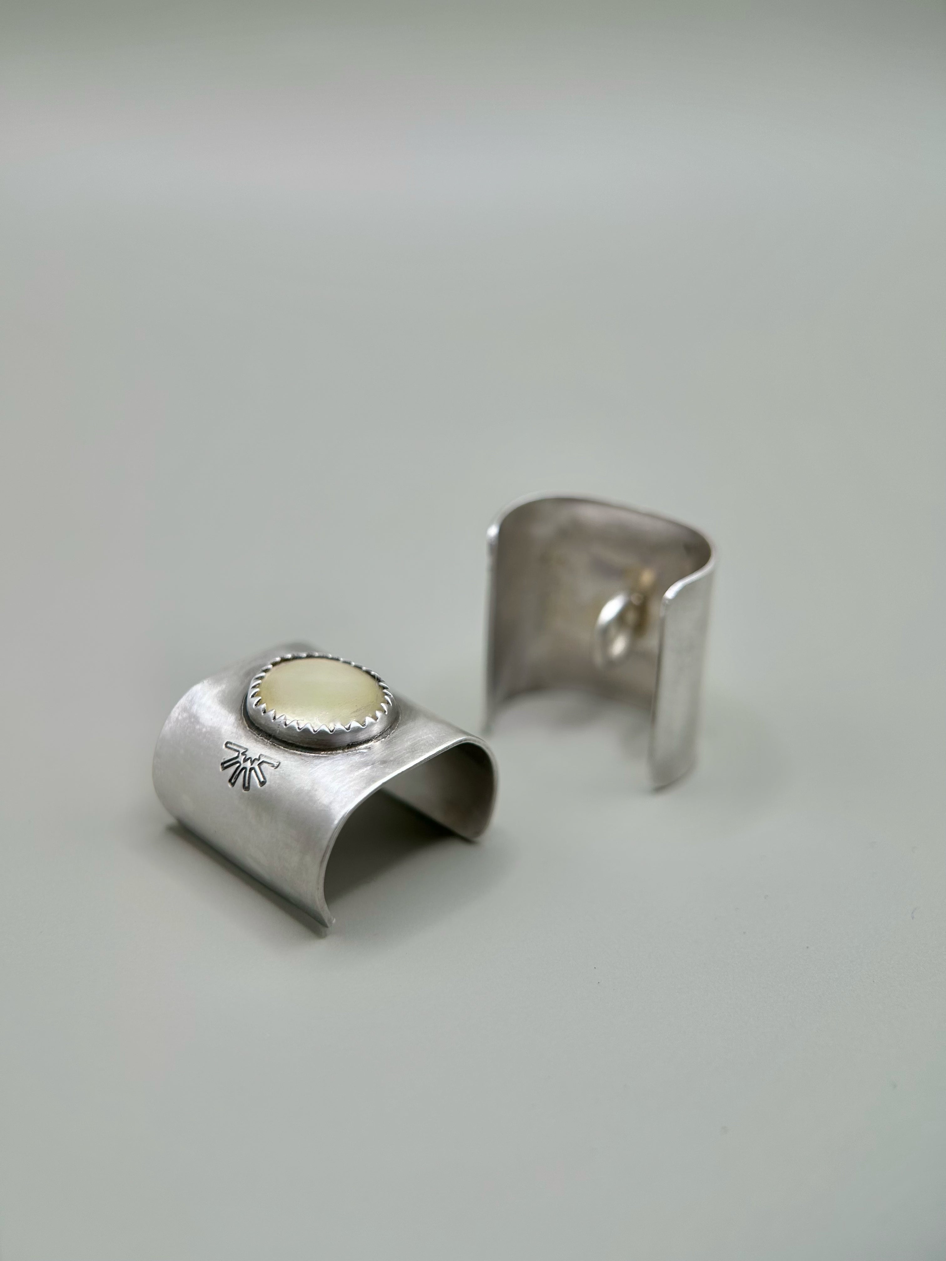DAYLIGHT HAIR CUFFS
