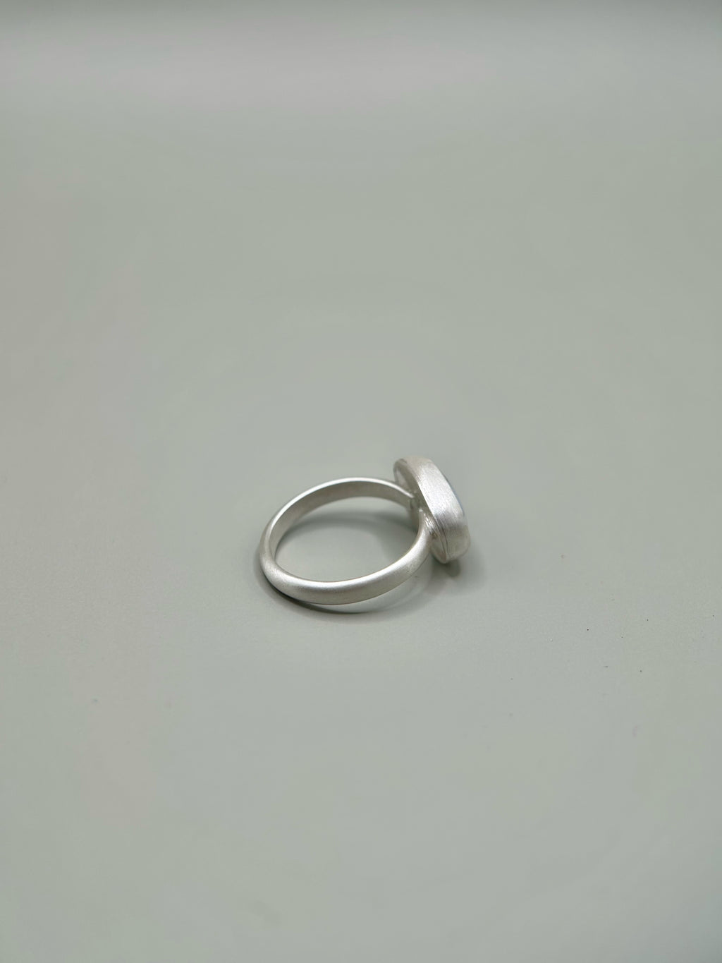 ESSENCE RING