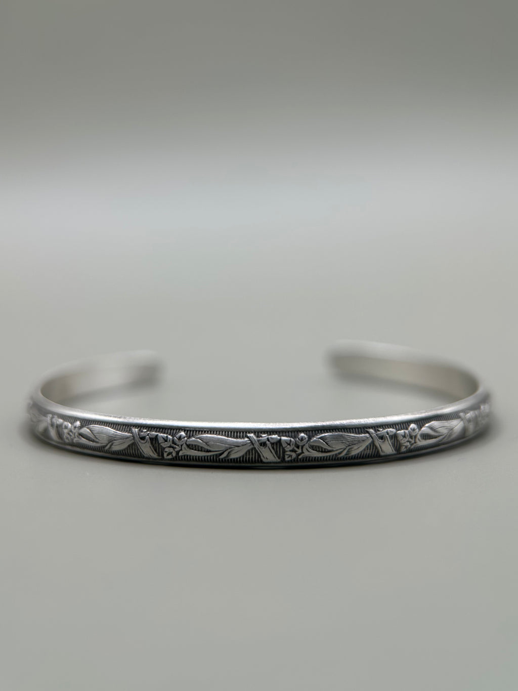 ORNATE CUFF