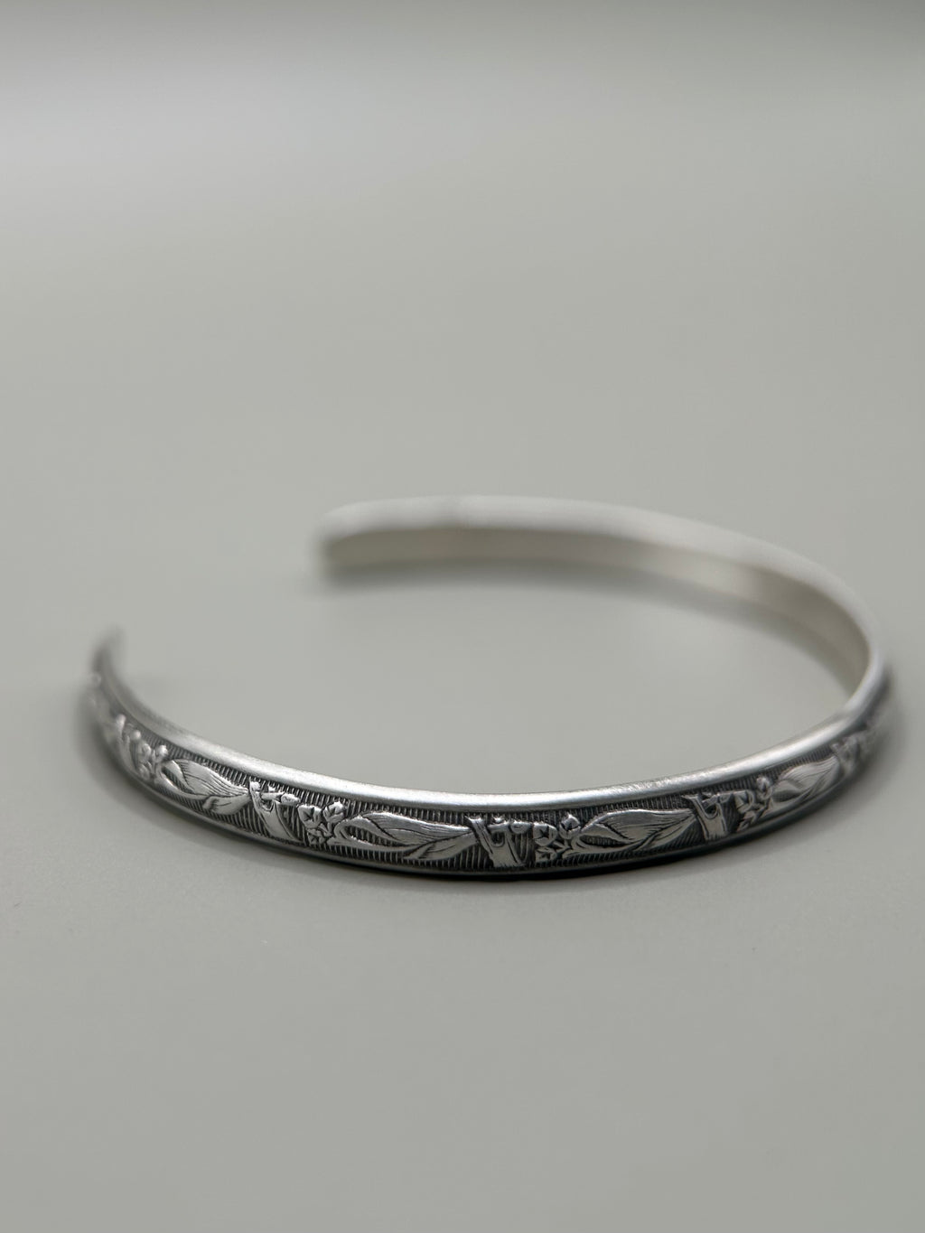 ORNATE CUFF
